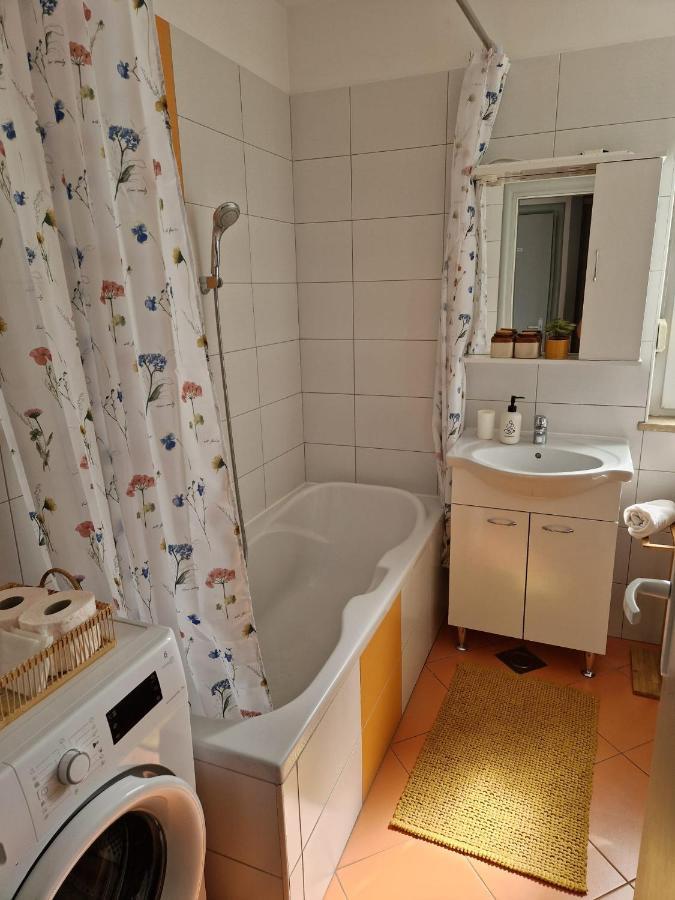 Apartment Franko พูลา ภายนอก รูปภาพ